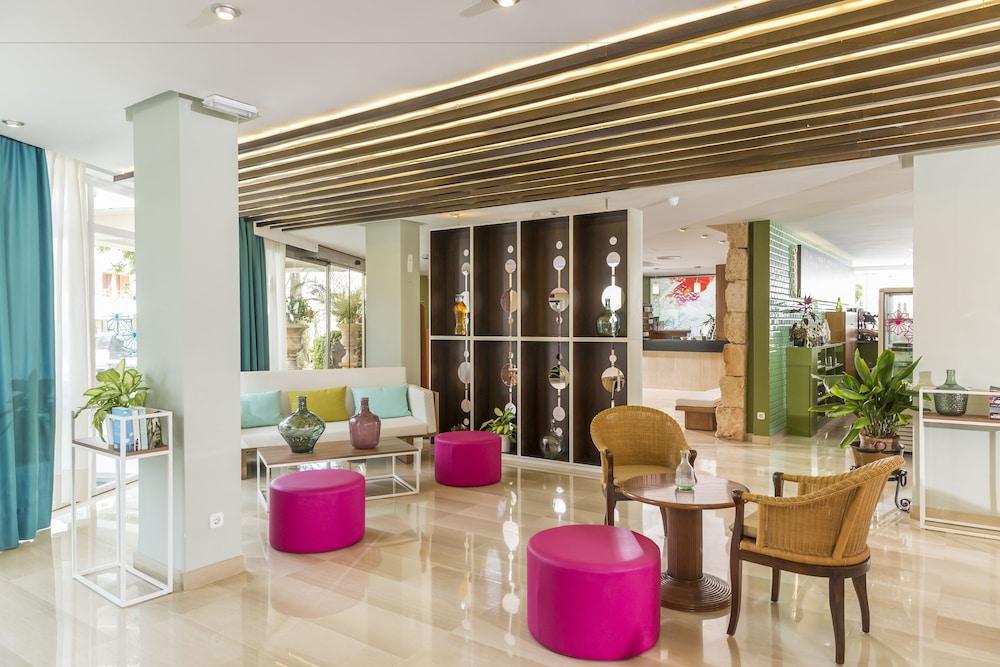 Cabot Cap De Mar Hotel Cala Bona  Exterior photo