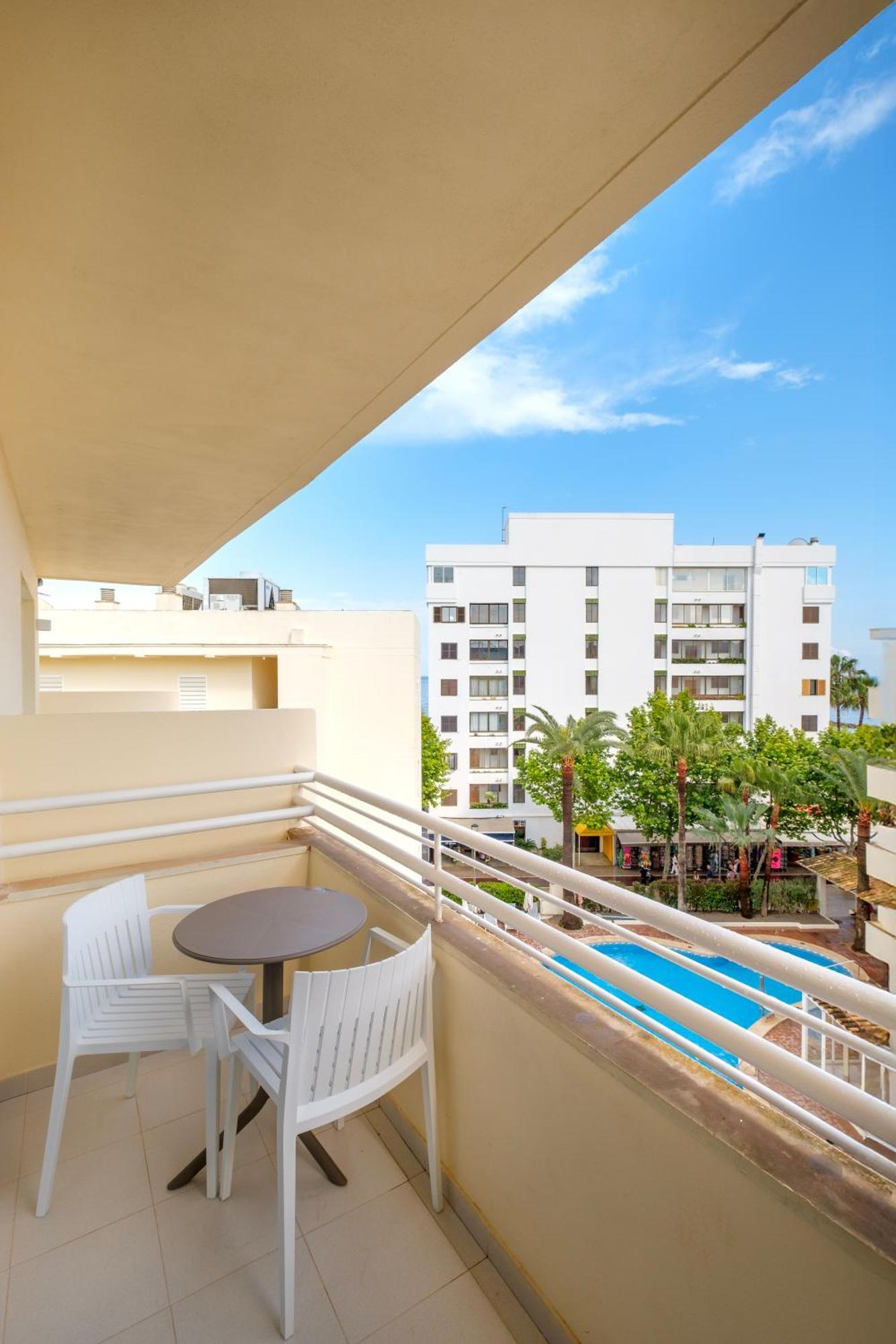 Cabot Cap De Mar Hotel Cala Bona  Room photo