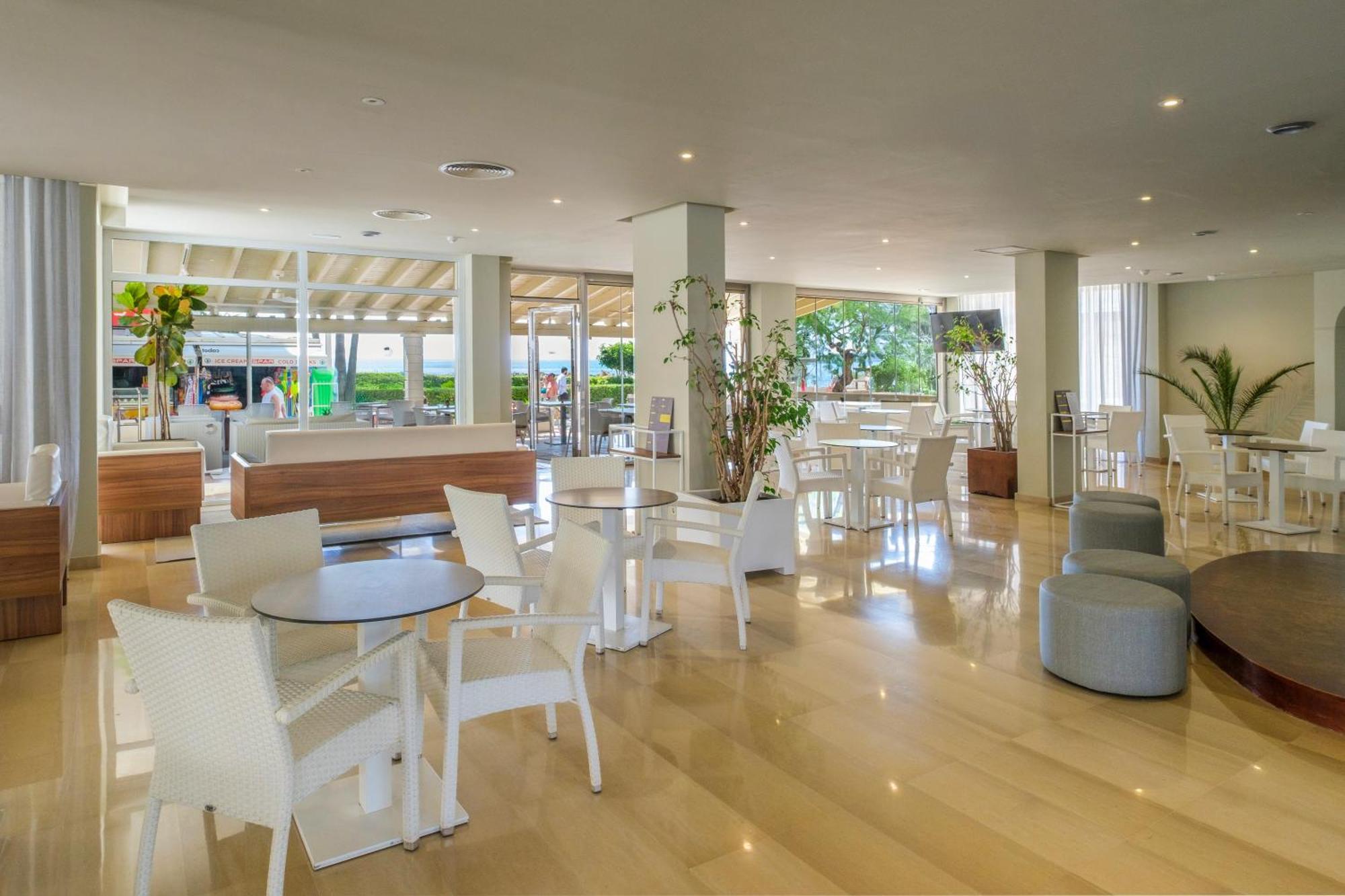 Cabot Cap De Mar Hotel Cala Bona  Exterior photo