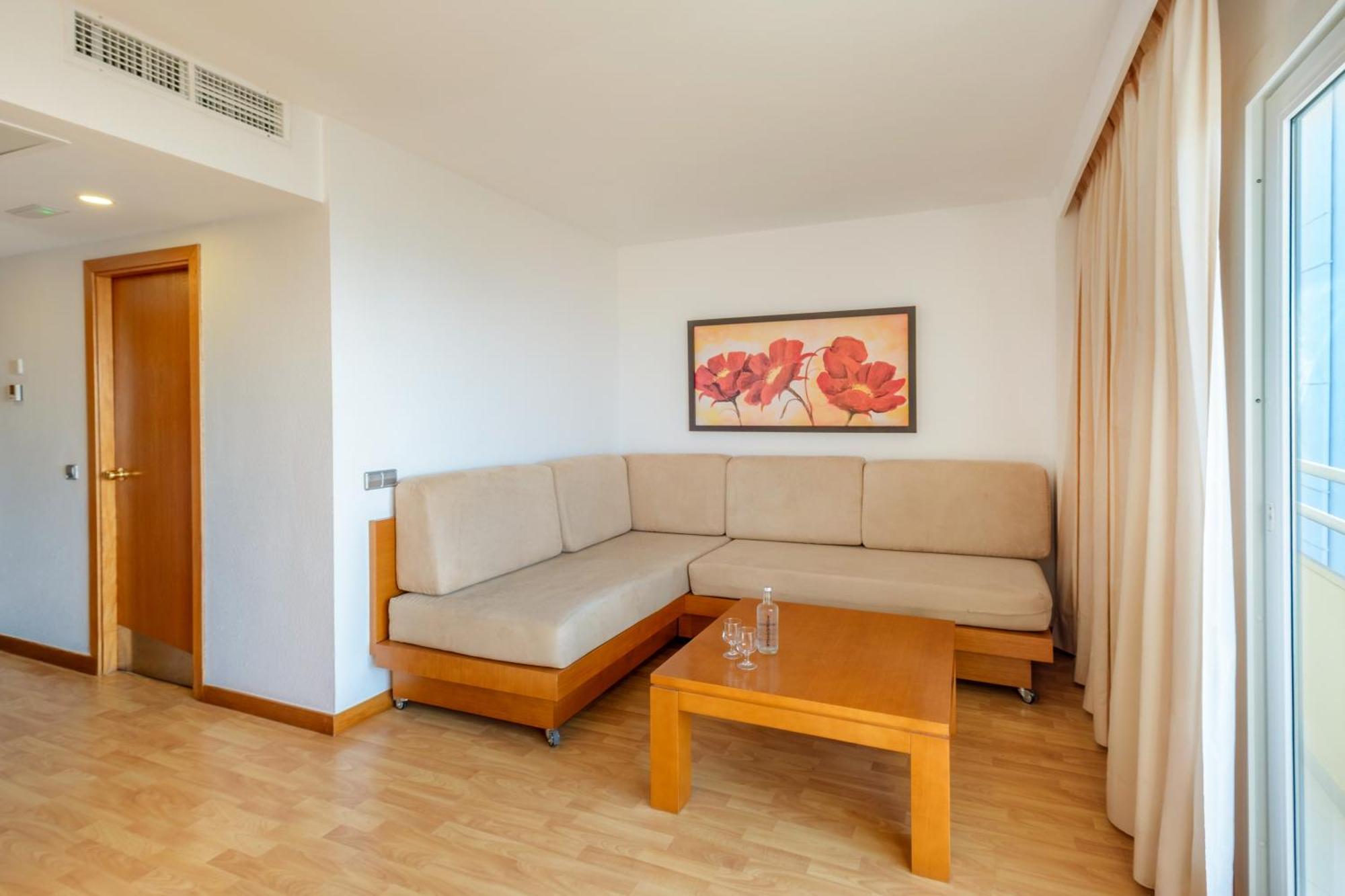 Cabot Cap De Mar Hotel Cala Bona  Room photo
